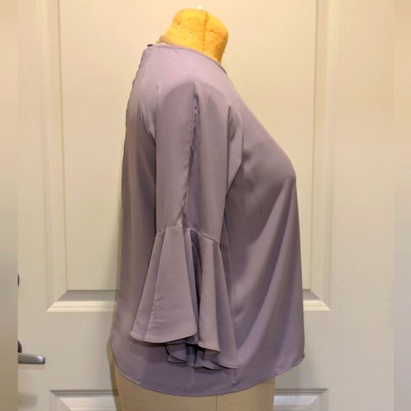$5 Item! EUC Forever 21 XL Lilac Ruffle Sleeve Blouse - Picture 2 of 7